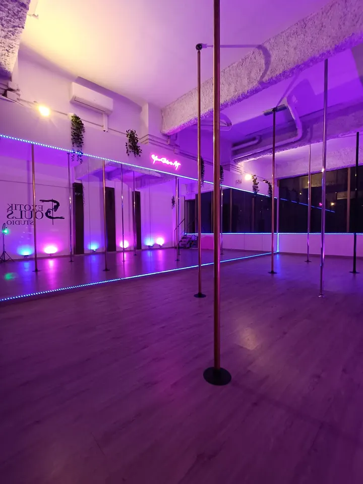 Exotik Souls Studio · Pole Dance — estudio de fitness-studio en Sabadell — 3