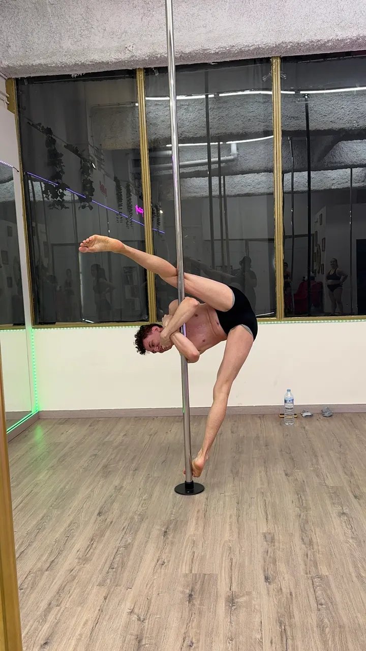 Exotik Souls Studio · Pole Dance — estudio de fitness-studio en Sabadell — 4