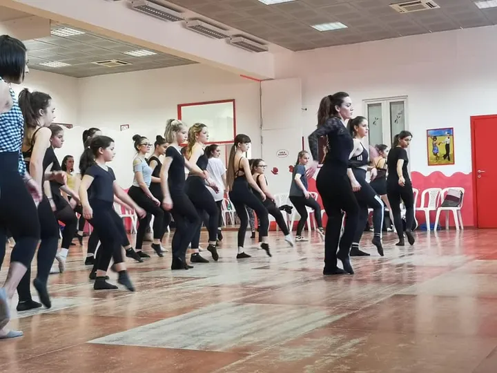 Dance Studio 63 Via Nino Bertocchi — danza-studio a Bologna — 3