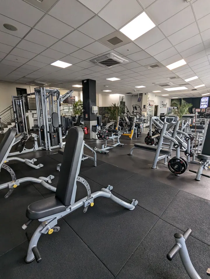 Nemea Sport Club Clermont Fontgiève — Salle de fitness à Plateau central, Clermont-Ferrand