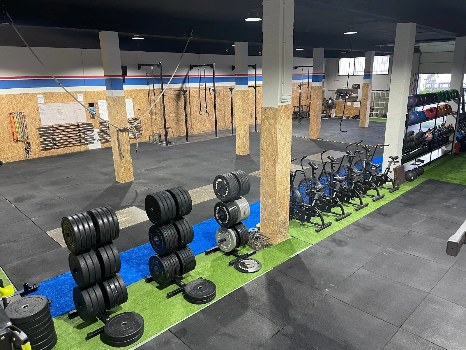 Mô CrossFit - Centro Deportivo - Entrenamiento Personal Menorca — crossfit-studio en Maó — 2