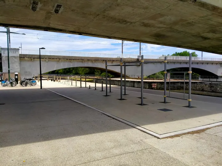 Street workout — Salle de fitness au Chardon, Orléans