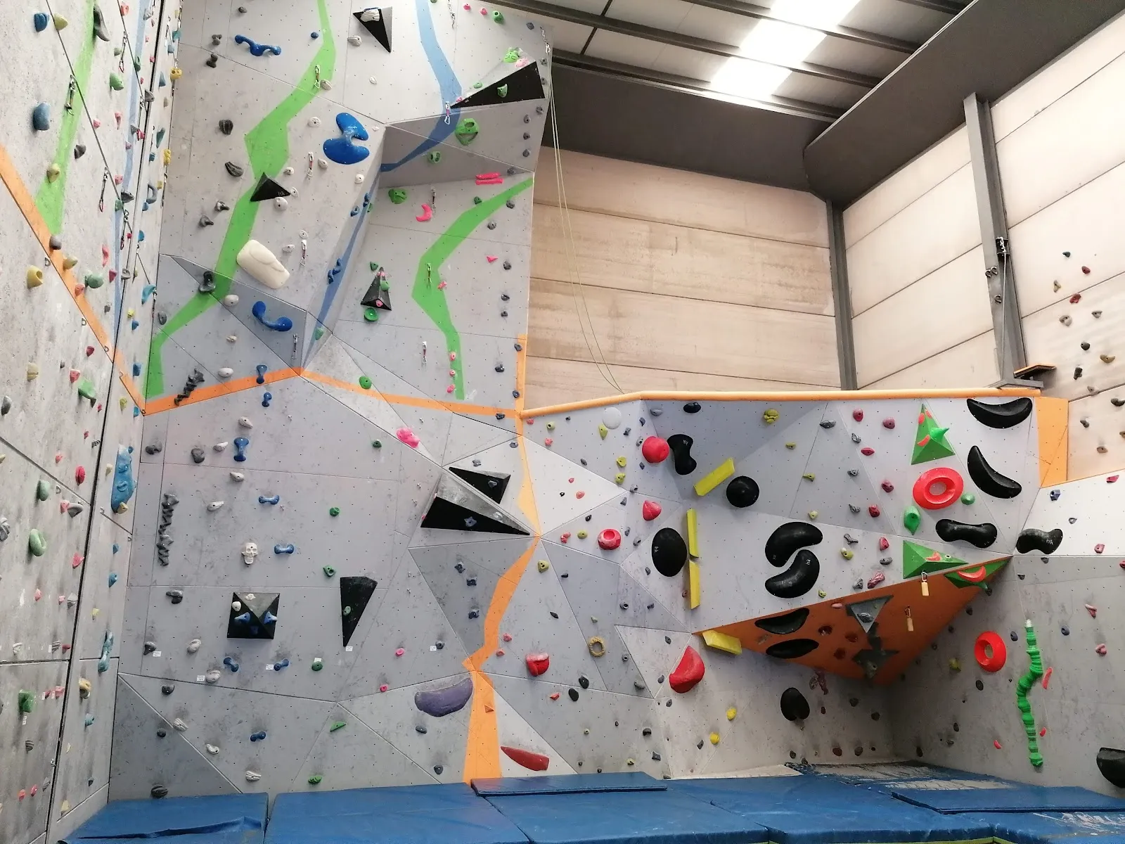 Rocódromo Puente de Roca S. L. — escalada-studio en Toledo — 3