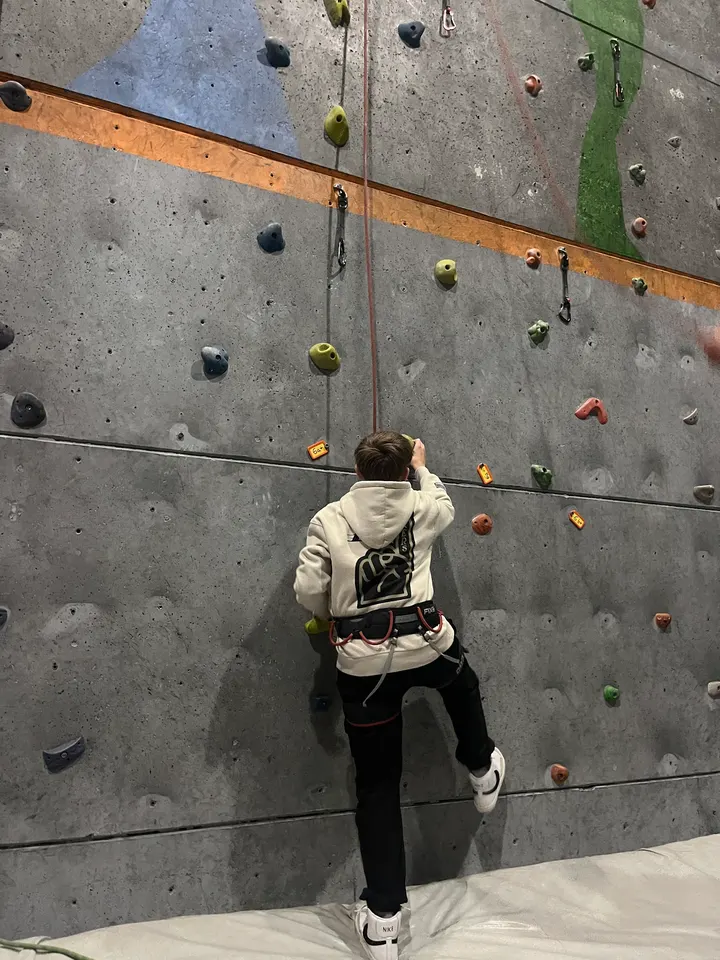 Rocódromo Puente de Roca S. L. — Escalada en Santa María de Benquerencia, Toledo