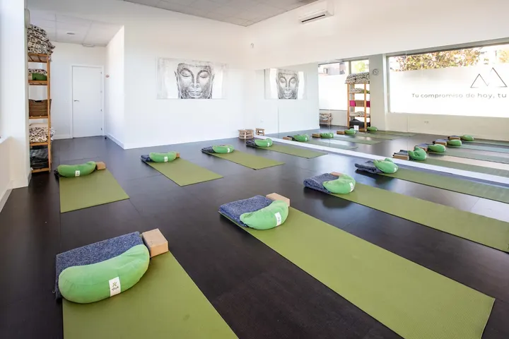 Fisioterapia San Sebastián De Los Reyes Haz Que Sirva Yoga Pilates Entrena — Yoga en Los Tempranales, San Sebastián de los Reyes