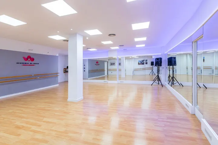 Academia de Baile Virginia Bernabeu — Baile en San José, Zaragoza