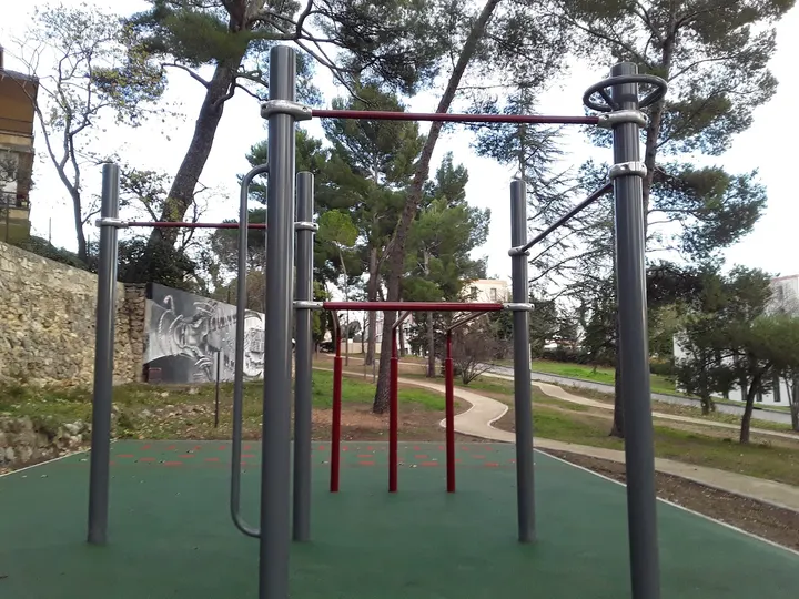 street workout cite les Gazelles — salle de fitness-studio à Cuques, Aix-en-Provence — 2