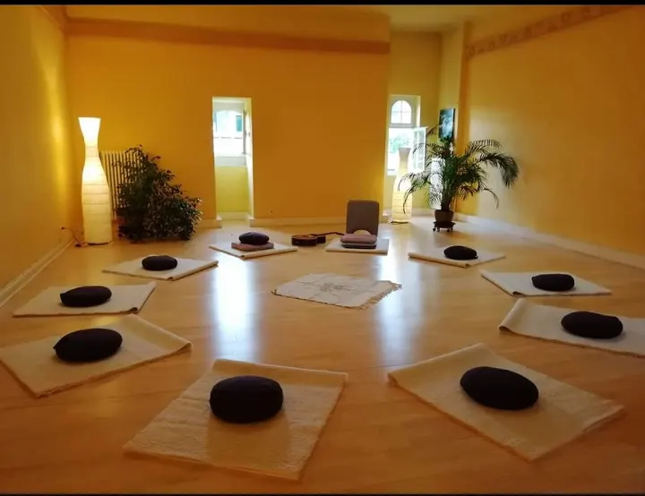 Mantra und Yoga in Aachen — yoga-studio in Frankenberger Viertel, Aachen — 2