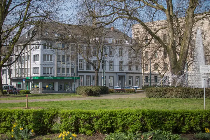 Yoga-Ayurveda-Akademie Friedrichspl — Yoga in Krefeld-Mitte, Krefeld