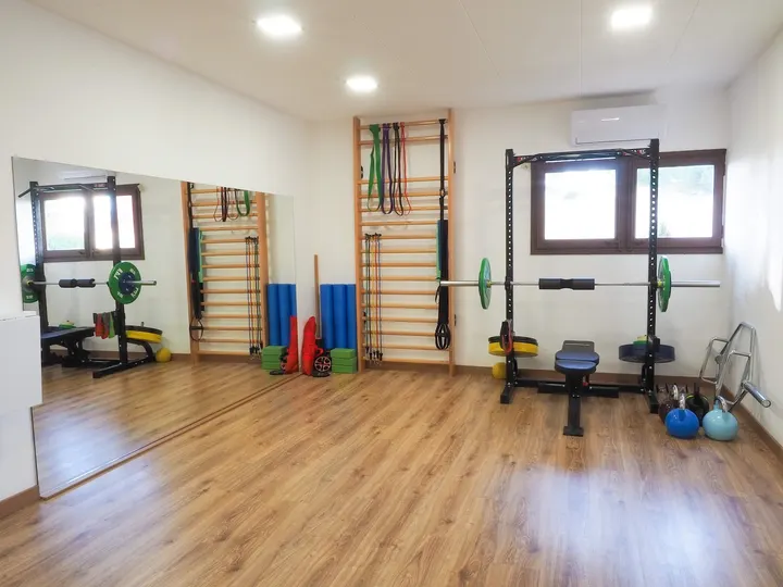 Fisik — Estudio de fitness en Calonge