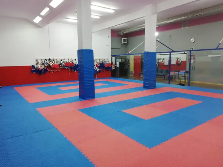 Global Training Gym Sl — estudio de fitness-studio en Teruel — 2