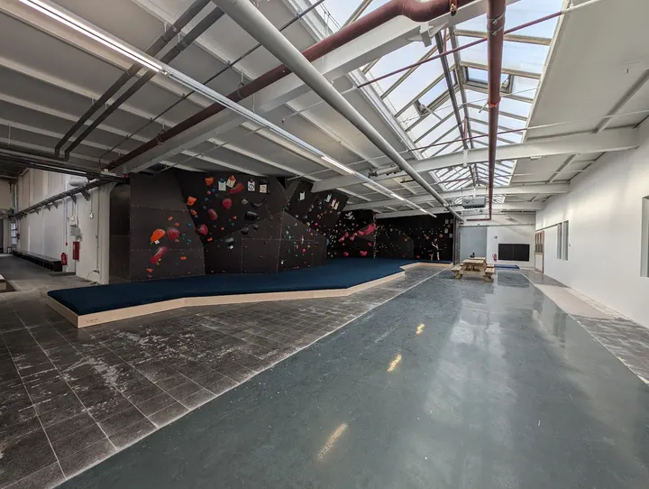 Center of Gravity Boulderhalle — Klettern in Verler Dreieck, Bielefeld