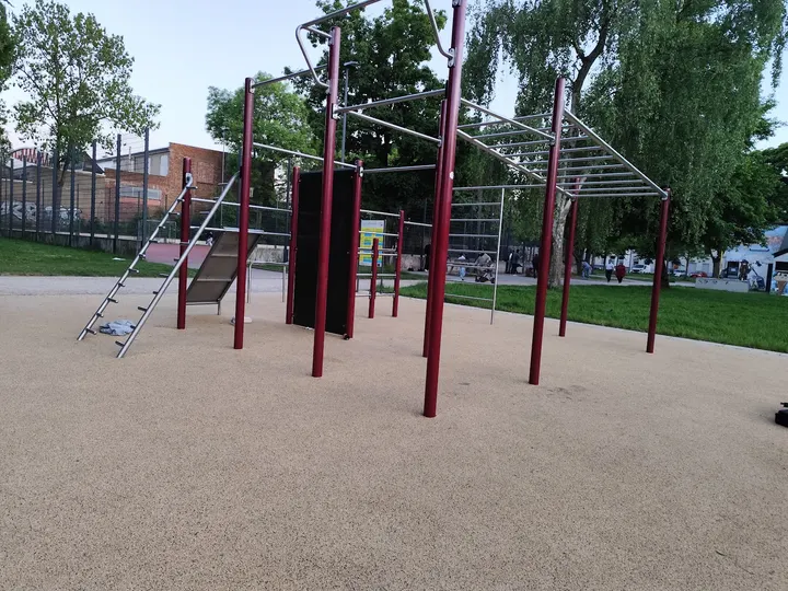 Calisthenics Park — Krafttraining in Forst, Aachen