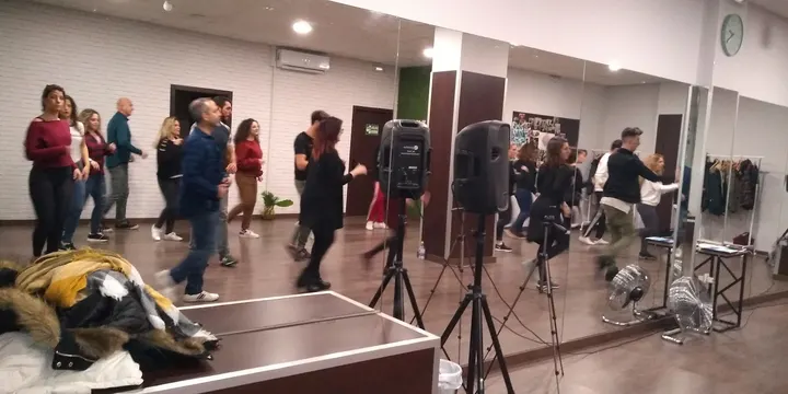 Escuela de Bachata | A Tiempo — baile-studio en Córdoba — 5