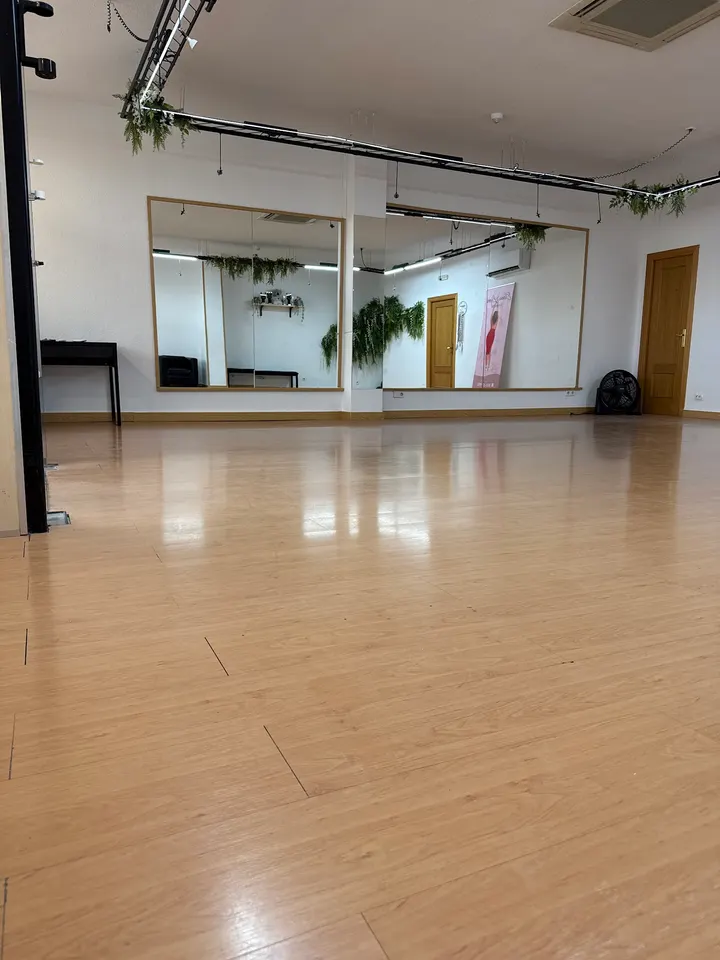 Escuela Elena López Sede 1 — baile-studio en Móstoles — 4