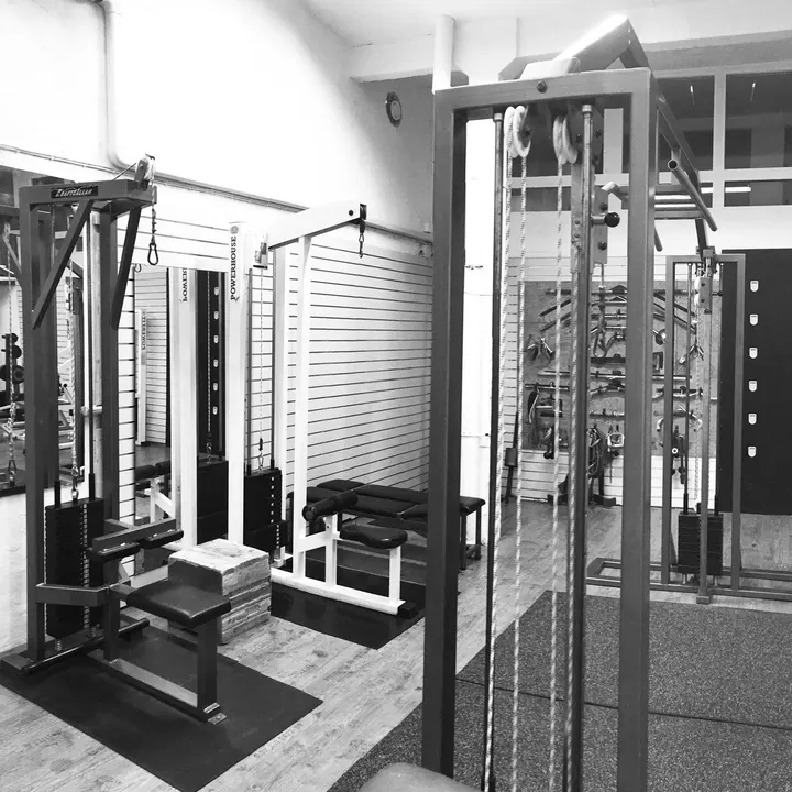 Ystad Kraftsportklubb — Träningsstudio i Folkestorp, Ystad