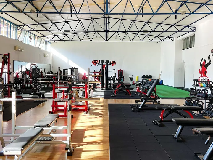 R. Evolution Gym — palestre-studio a Bacoli — 3
