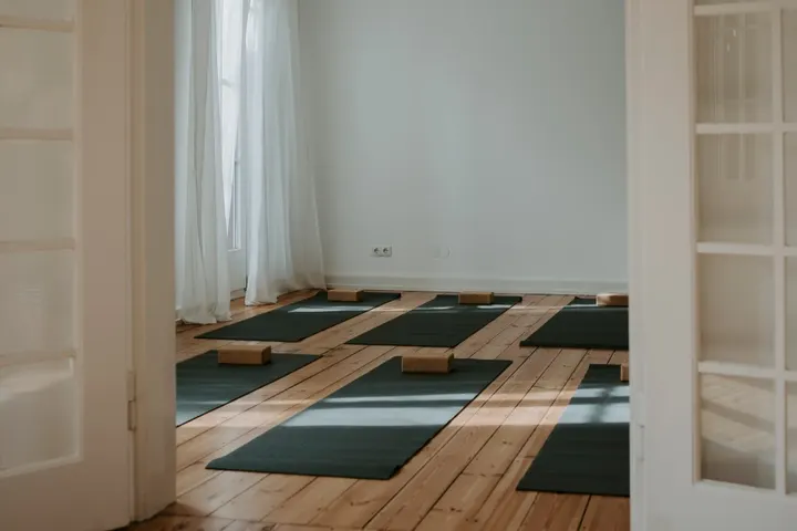 Lina Sprenger – Yoga und Coaching: Casimir. Das Studio. — Yoga in Lämmchesberg, Kaiserslautern