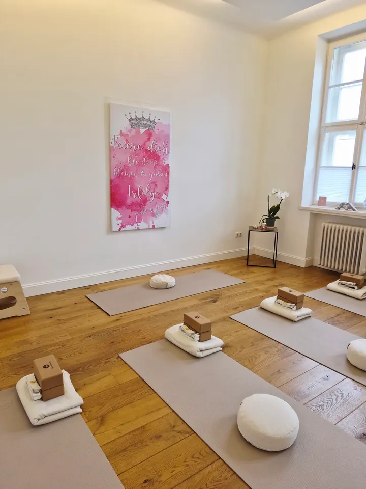 Yogastudio exklusiv für Frauen — yoga-studio in Jülich — 2