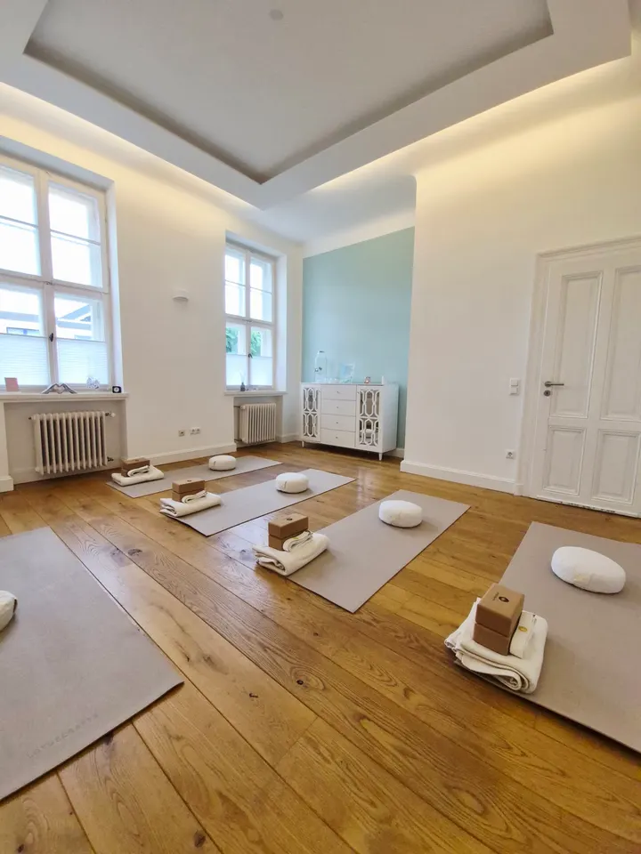 Yogastudio exklusiv für Frauen — yoga-studio in Jülich — 3