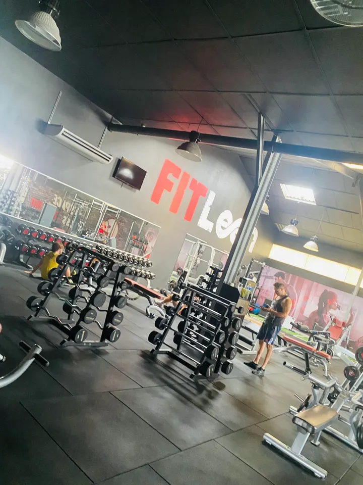 Fit Leen Orange — salle de fitness-studio à Orange — 3