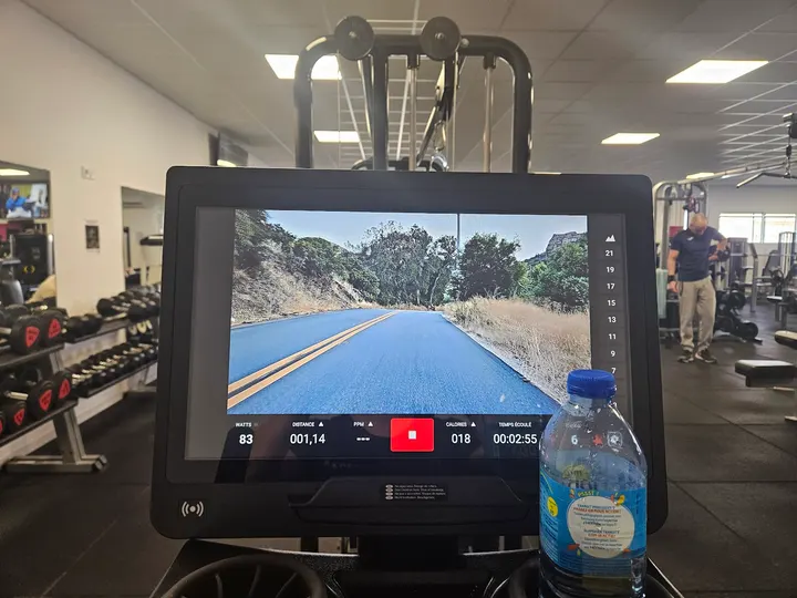 Omega — salle de fitness-studio à Neuville-aux-Bois — 3