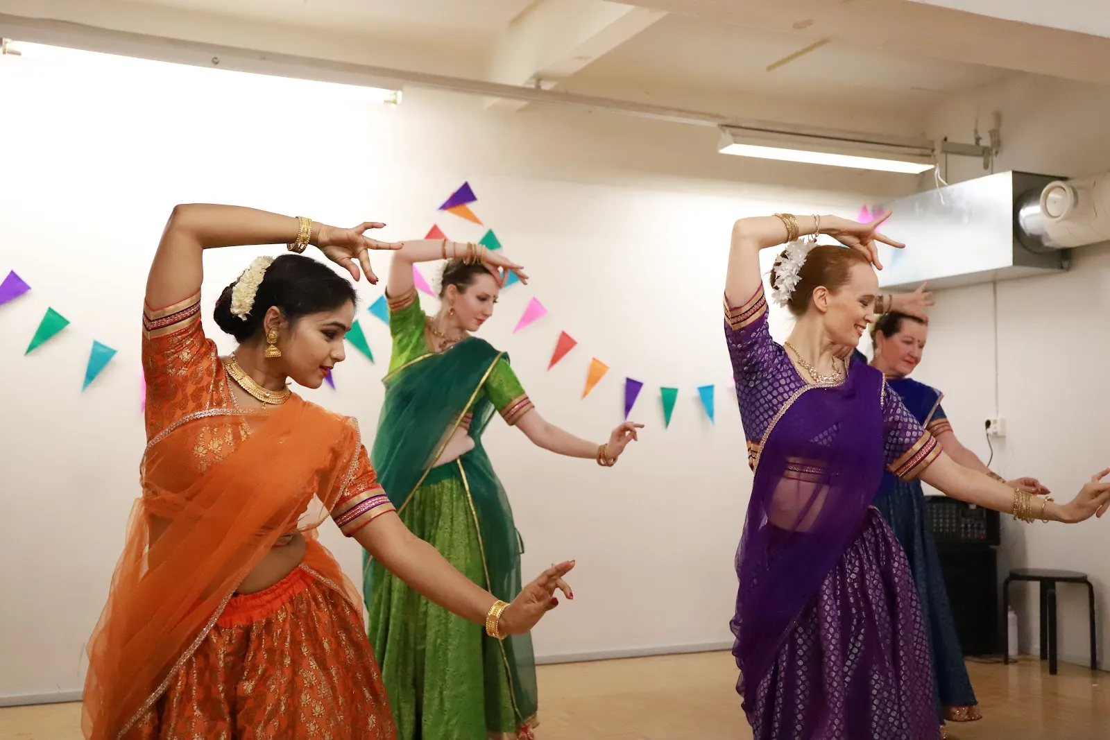 LOTUS Indian Dance Centre — tanssi-studio – Helsinki — 2