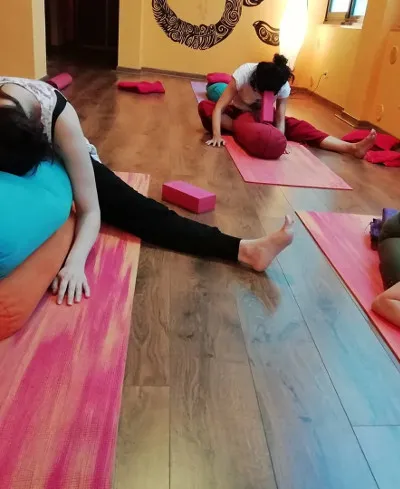 Caledonia Yoga — yoga-studio en O Berbés, Vigo — 3