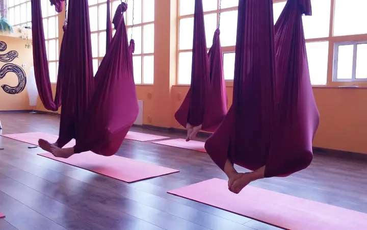 Caledonia Yoga — yoga-studio i O Berbés, Vigo