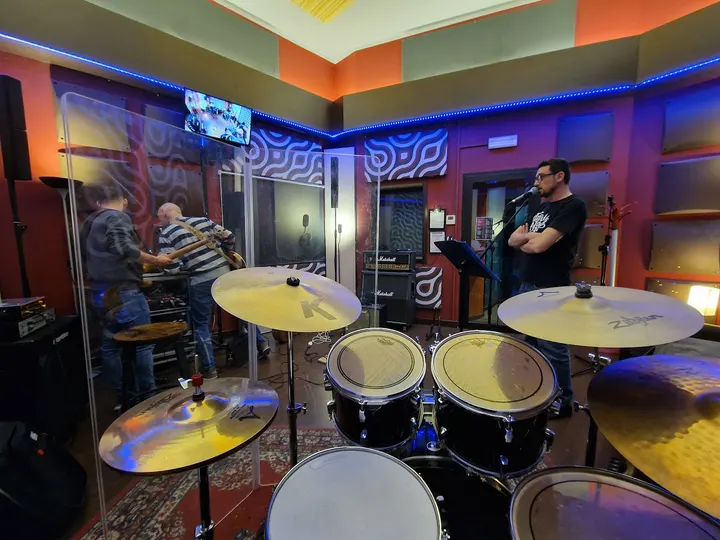 Insomnia Studios — acrobatica aerea-studio a Gavassa, Reggio Emilia — 2