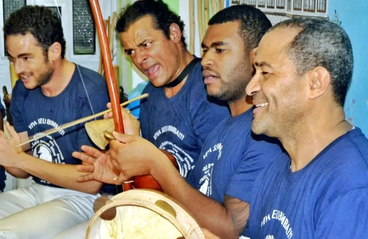 CCCB - Centro Cultural Capoeira Baiana — Artes marciais em Guimarães