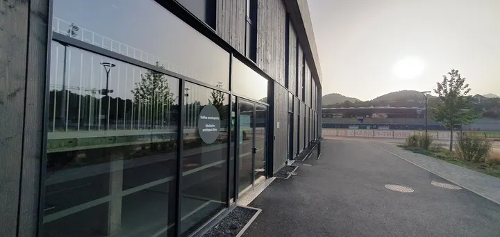 Dojo stade Philippe MARCOMBES — arts martiaux-studio à Saint-Jacques, Clermont-Ferrand — 2