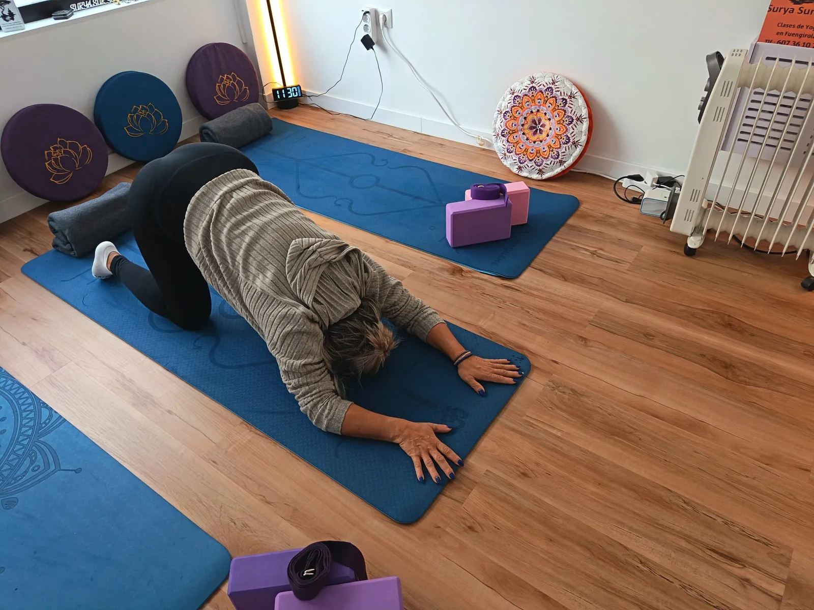 Surya sur yoga, yoga meditación y técnicas de respiración — yoga-studio i Los Boliches, Fuengirola — bild 3