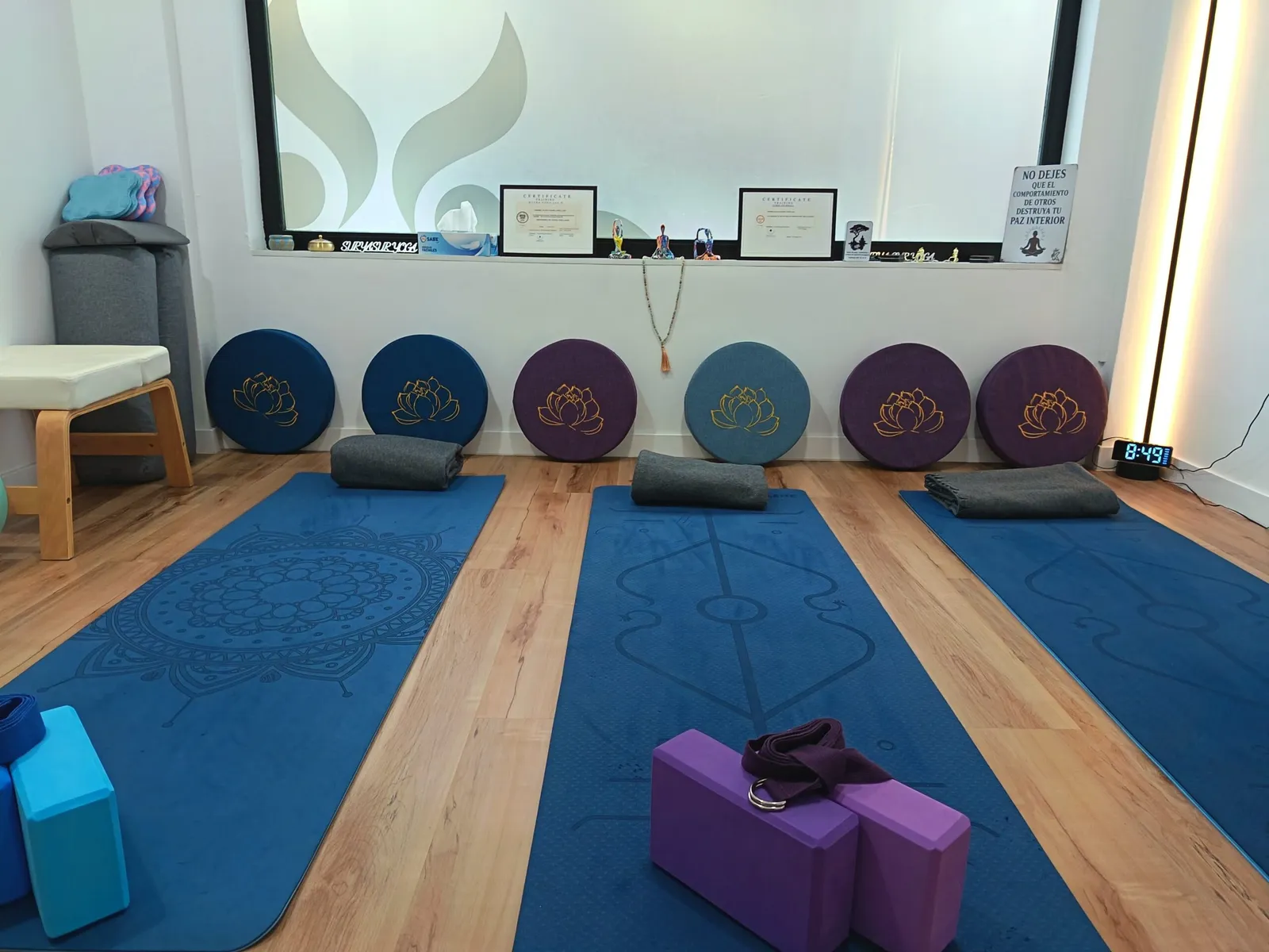 Surya sur yoga, yoga meditación y técnicas de respiración — yoga-studio i Fuengirola — bild 4