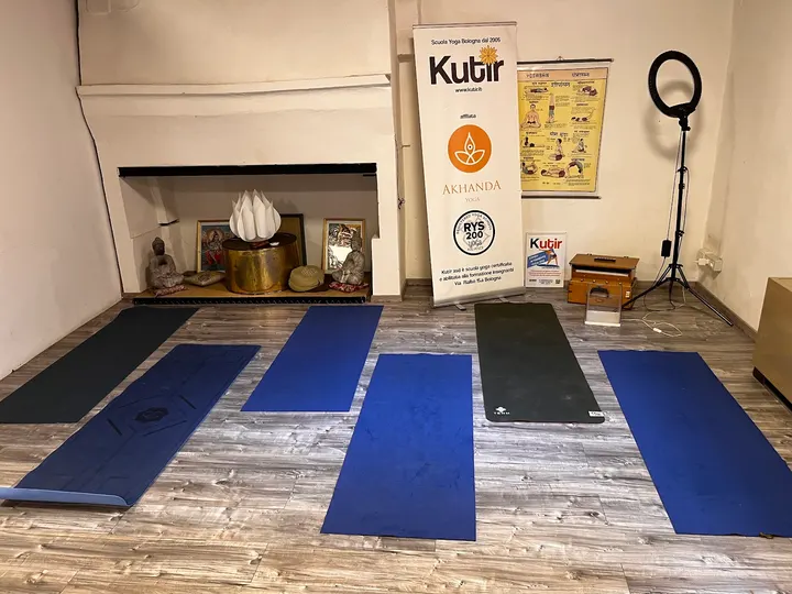 Kutir Yoga School Bologna — yoga-studio a Bologna — 4