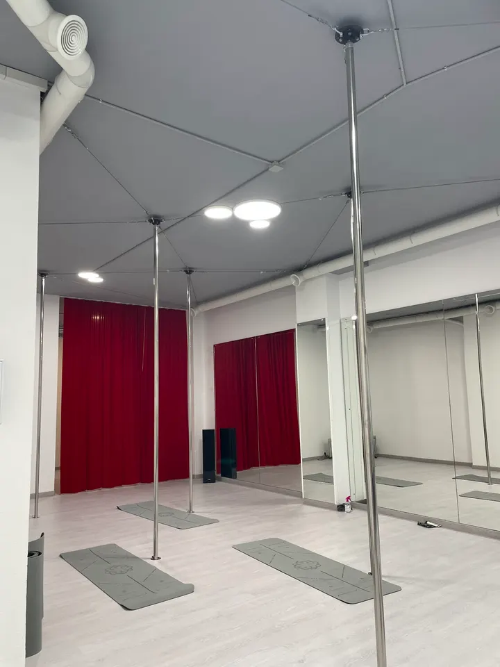 Maripole Pole Dance Studio — Baile en La Ciudá Naranco, Oviedo