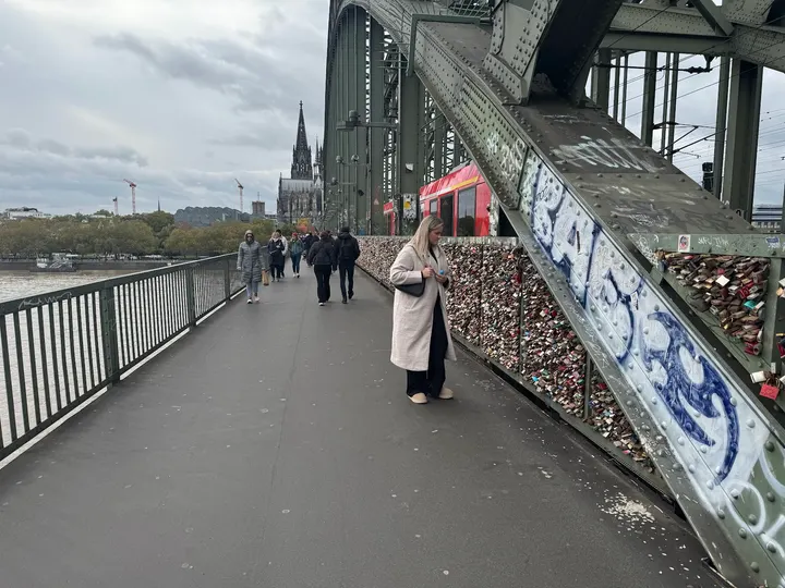 Kletteranlage Hohenzollernbrücke — klettern-studio in Deutz, Köln — 2