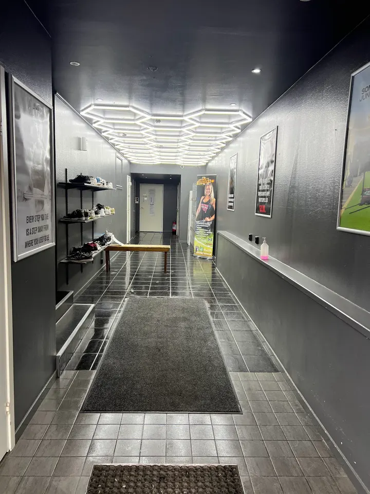 Iron Works Health&Fitness Center 24/7 Öppet för medlemmar dygnet runt! — fitness studio-studio i Stenstan, Sundsvall