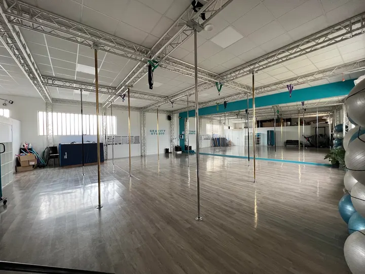 Gravity Pole Dance Studio — Aérien à Meyzieu