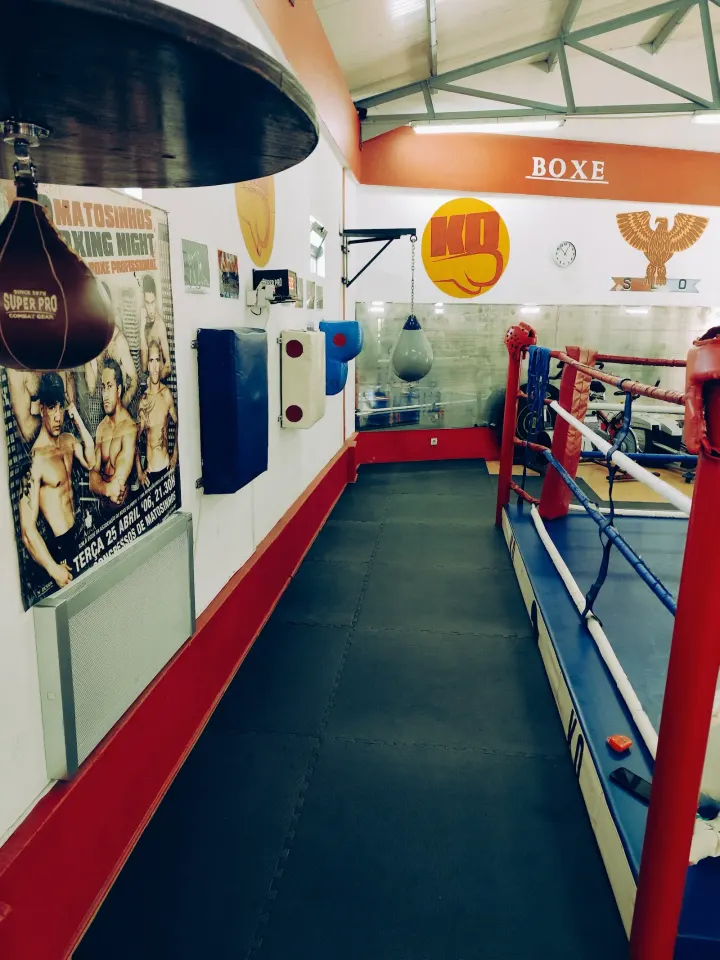 Ginásio KO - SLO (Boxe, Kickboxing & Jiu-Jitsu) — Jiu-jitsu brasileiro em Sacavém