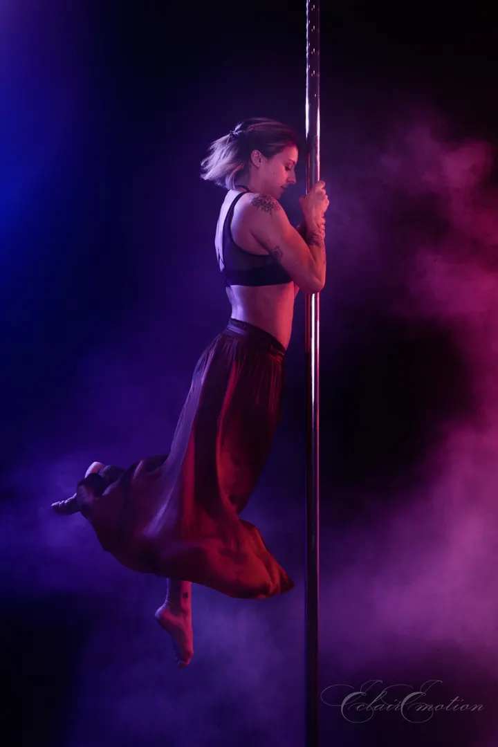 SQY Pole Dance — pole fitness-studio à Paris — 3