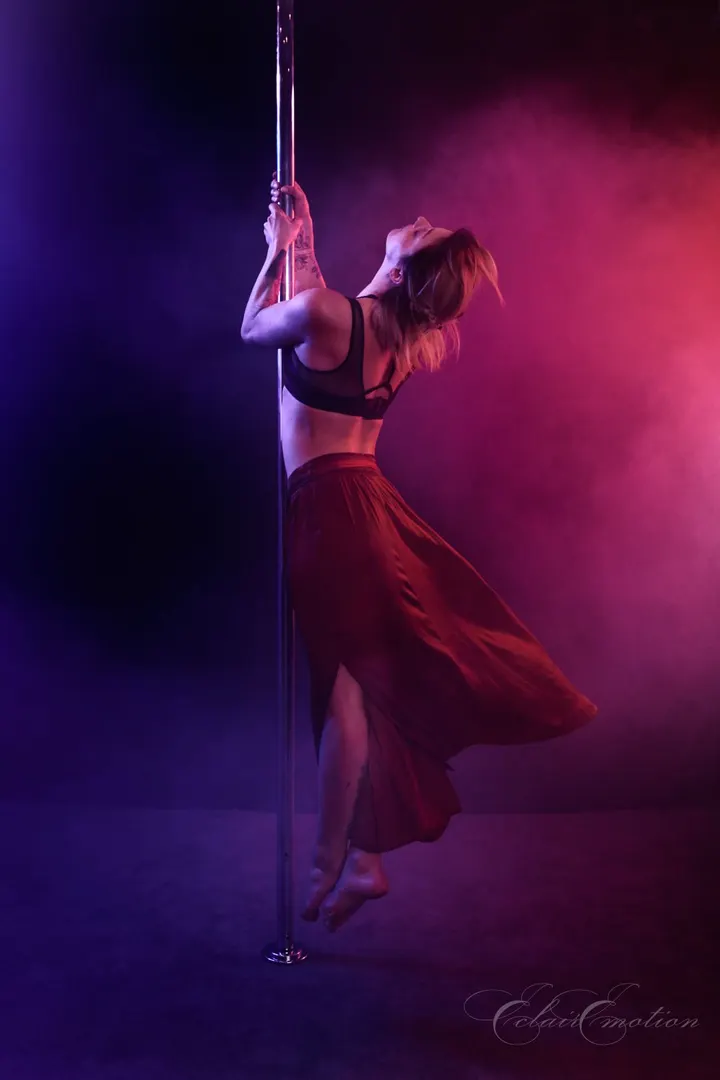 SQY Pole Dance — pole fitness-studio à Paris — 4