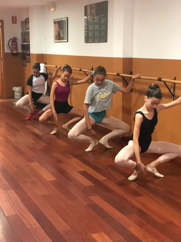 Escola De Dansa Merce Panosa — baile-studio en Calella — 4