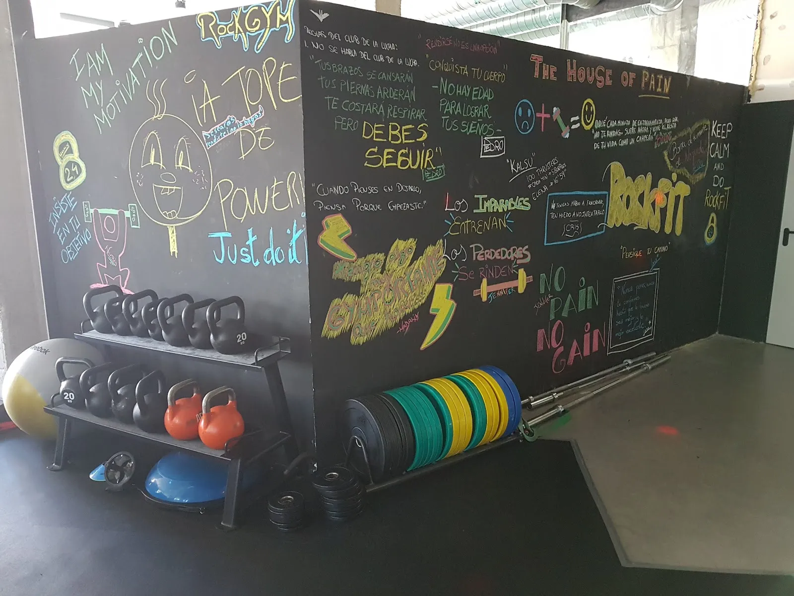 UFC GYM BADAJOZ — estudio de fitness-studio en Badajoz — 3