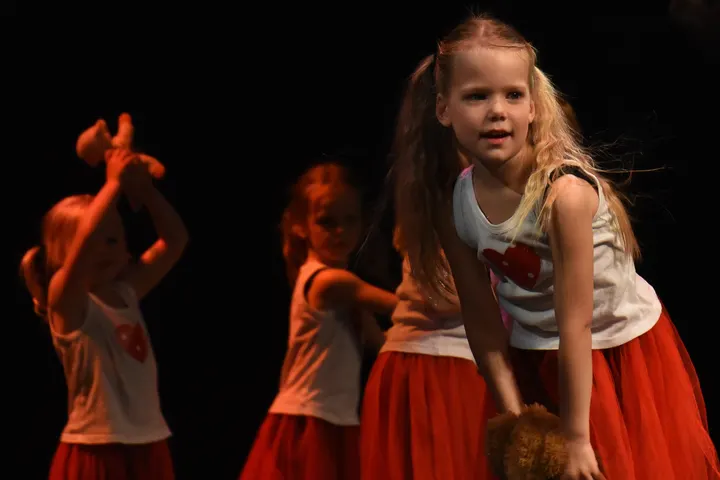 Touché Sara — Dans in Goverwelle, Gouda
