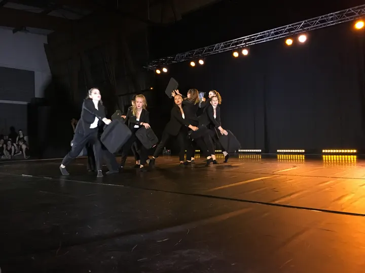 Breuillet Danse et Gymnastique — danse-studio aux Terres Solles, Breuillet — 3