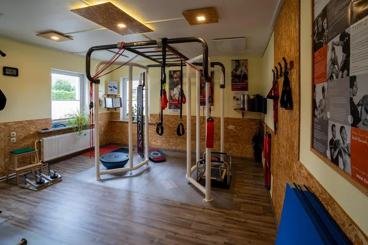 FIT über 40 — fitnessstudio in Butendiek, Heide — 3