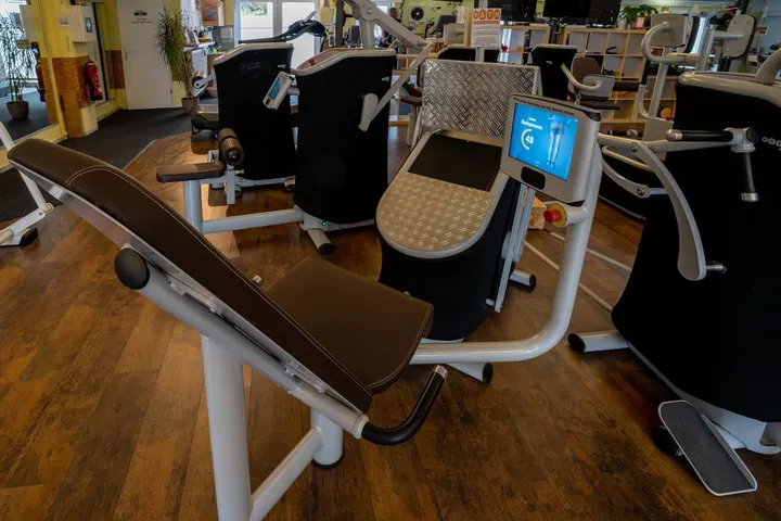 FIT über 40 — fitnessstudio in Heide — 5