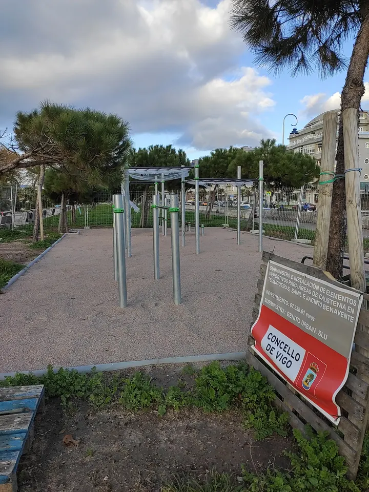 Área Calistenia de Samil — entrenamiento funcional-studio en Samil, Vigo — 2