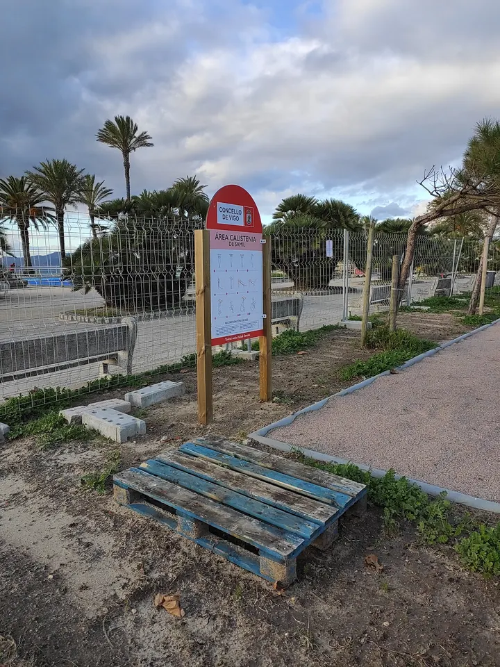 Área Calistenia de Samil — entrenamiento funcional-studio en Vigo — 4